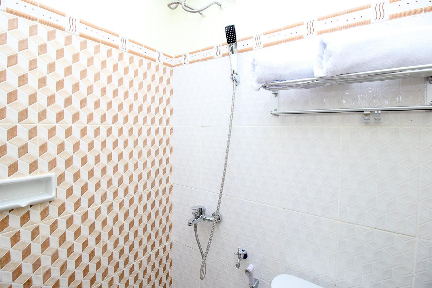 Hotel Reddoorz Syariah @ Pahlawan Sidoarjo Exterior foto